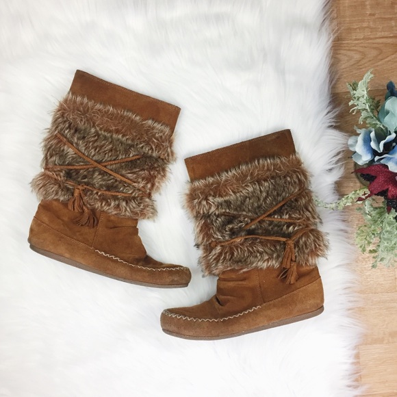 Minnetonka Shoes - Minnetonka Leather &Fur Moccasins Brown Boot